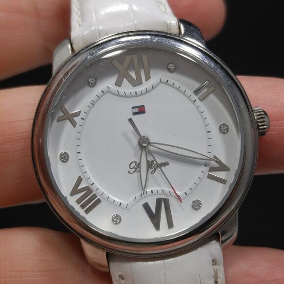 Hilfiger Ladies Watch White, Leather Band, NEW BATTERY - Picture 4 of 16